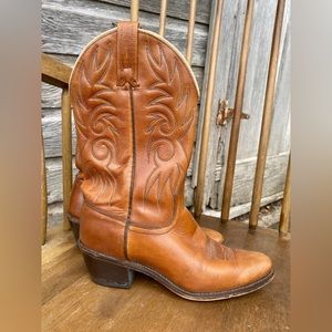 Vintage women’s ACME Cowboy boots size 6.5